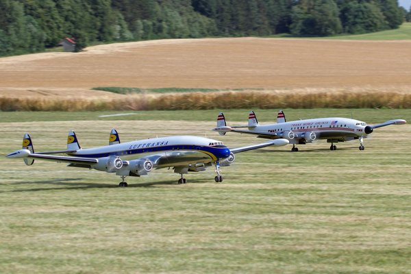 How do UK women curate a capsule wardrobe for minimalistic living?